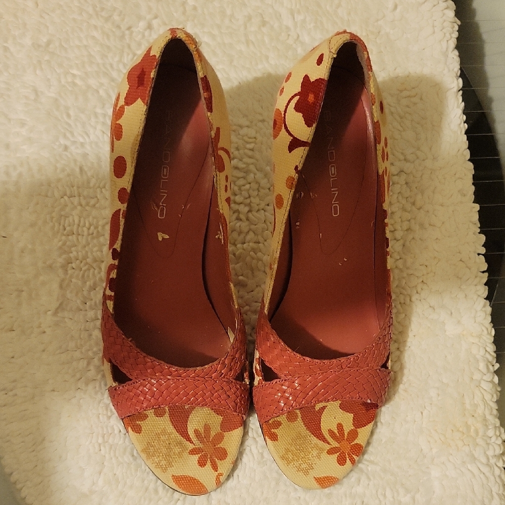 Bandolino Red and Cream Floral Heels